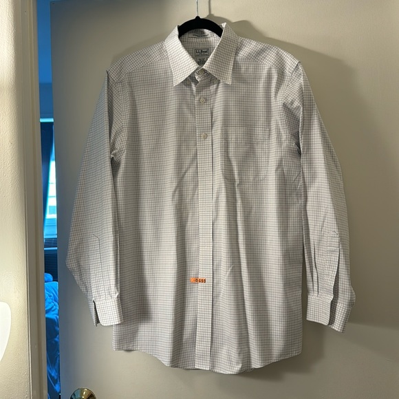 LL Bean Dress Shirt - wrinkle resistant - Picture 1 of 4
